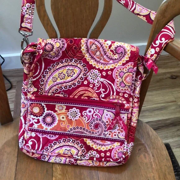 Vera bradley hotsell mailbag purse